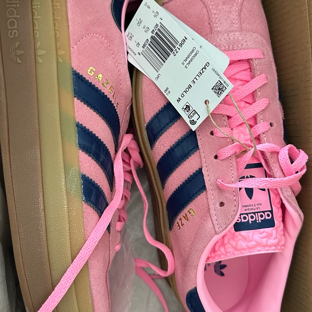 Adidas Giselle sneakers size 8
